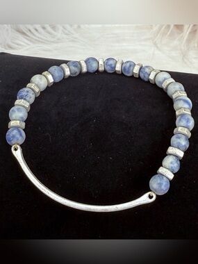 Multicolored Silvertone lightweight costume stretch charm bracelet